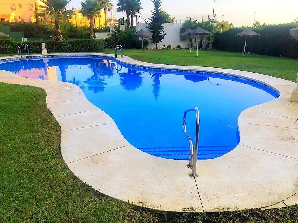 Seaview Apartment With Great Amenities & Facilities Benalmadena