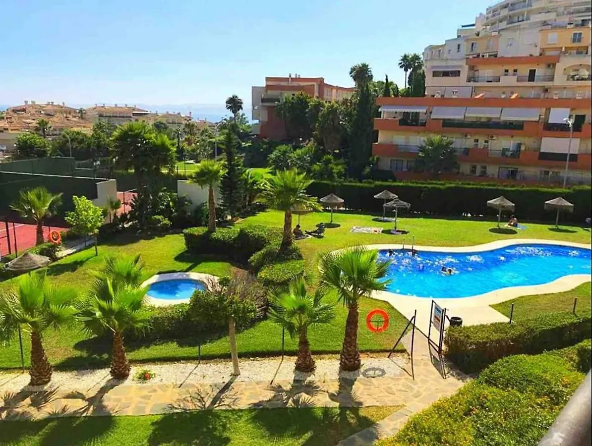 Seaview Apartment With Great Amenities & Facilities Benalmadena Spain