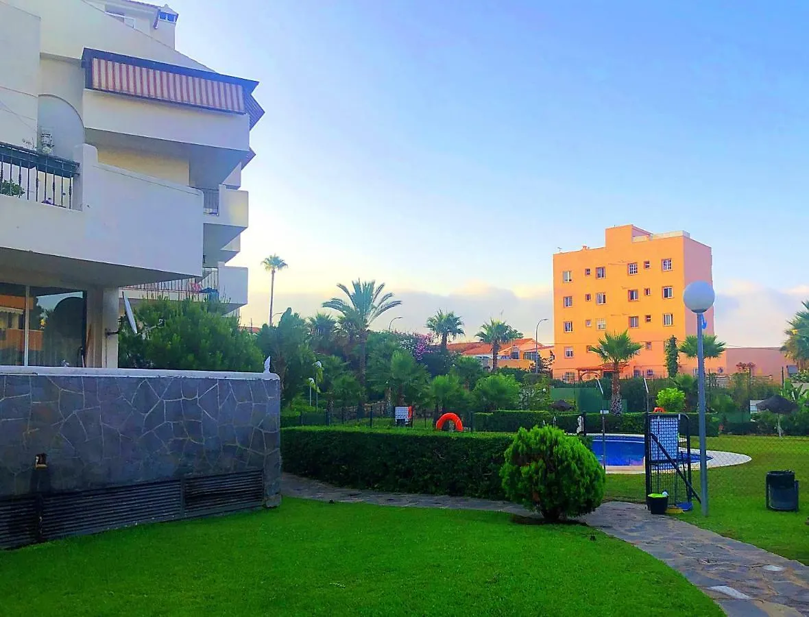 Seaview Apartment With Great Amenities & Facilities Benalmadena