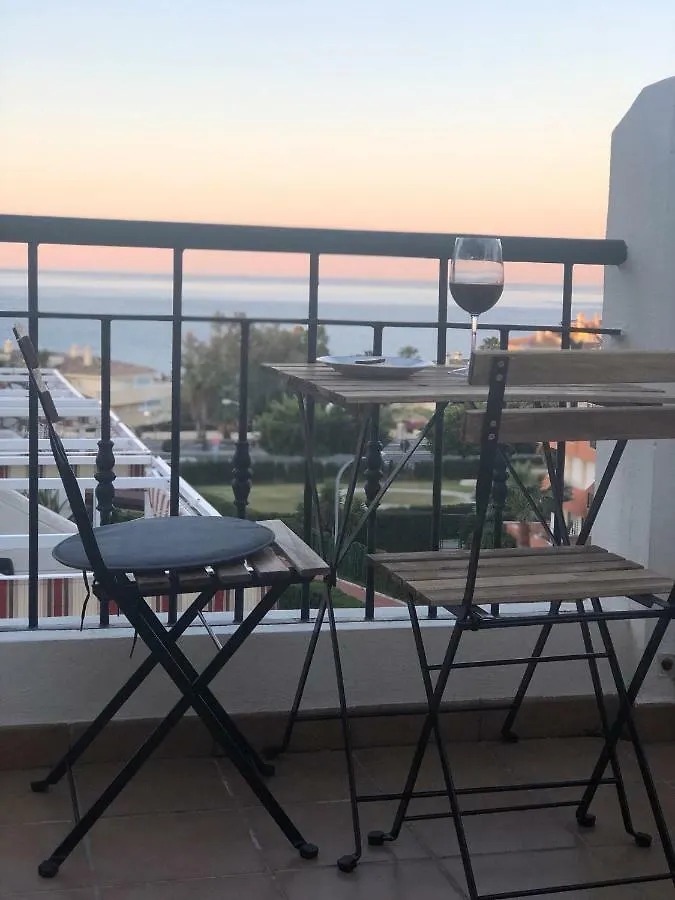 Seaview Apartment With Great Amenities & Facilities Benalmadena Spain